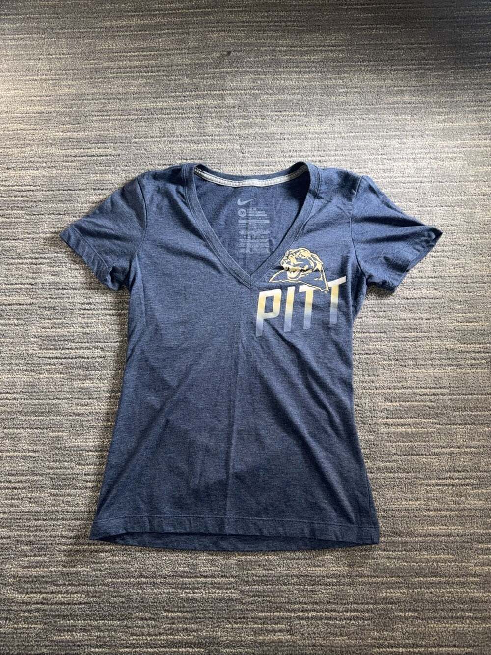 Nike University of Pittsburgh Panthers V-Neck T-Shirt Women's Size Medium